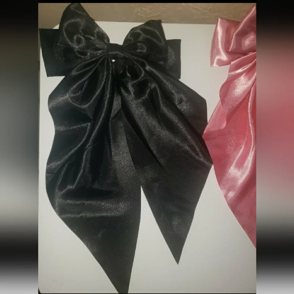 5 Chic Satin Hair Bows in Green and White